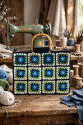 Borsa Granny Crochet Vintage con Manici in Bambù – Pezzo Unico